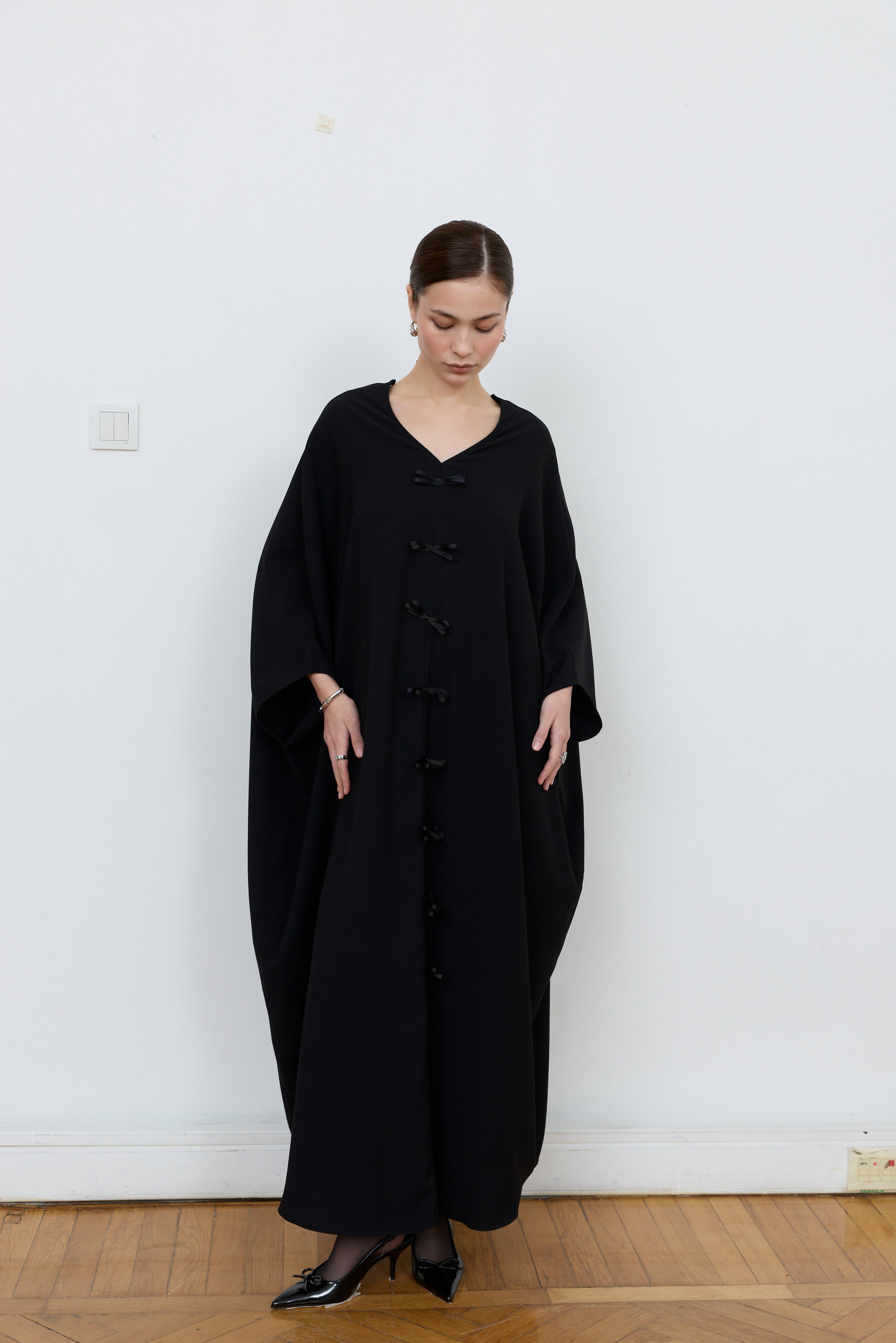 Front bow kaftan