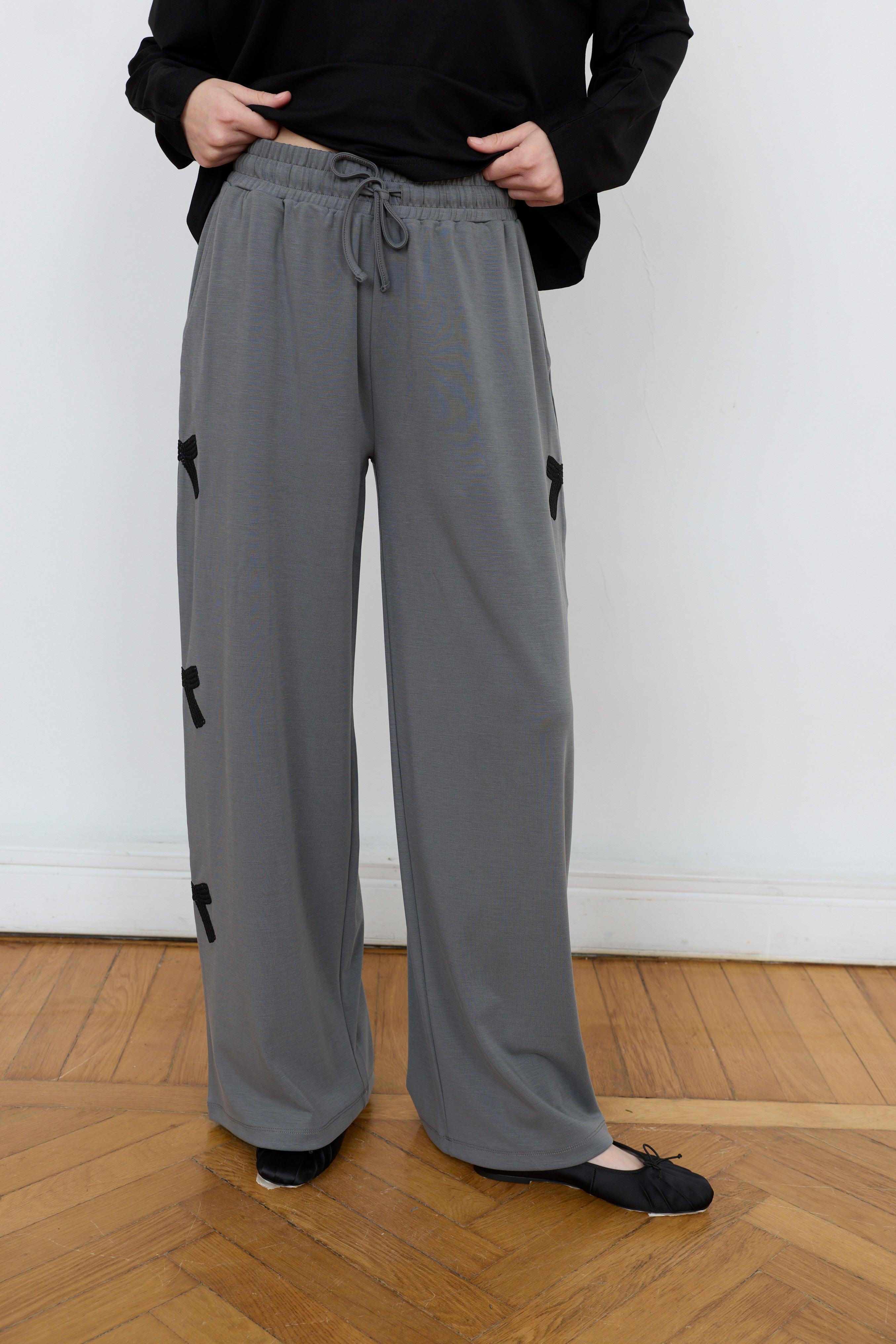 Comfort Wide-Leg Trousers