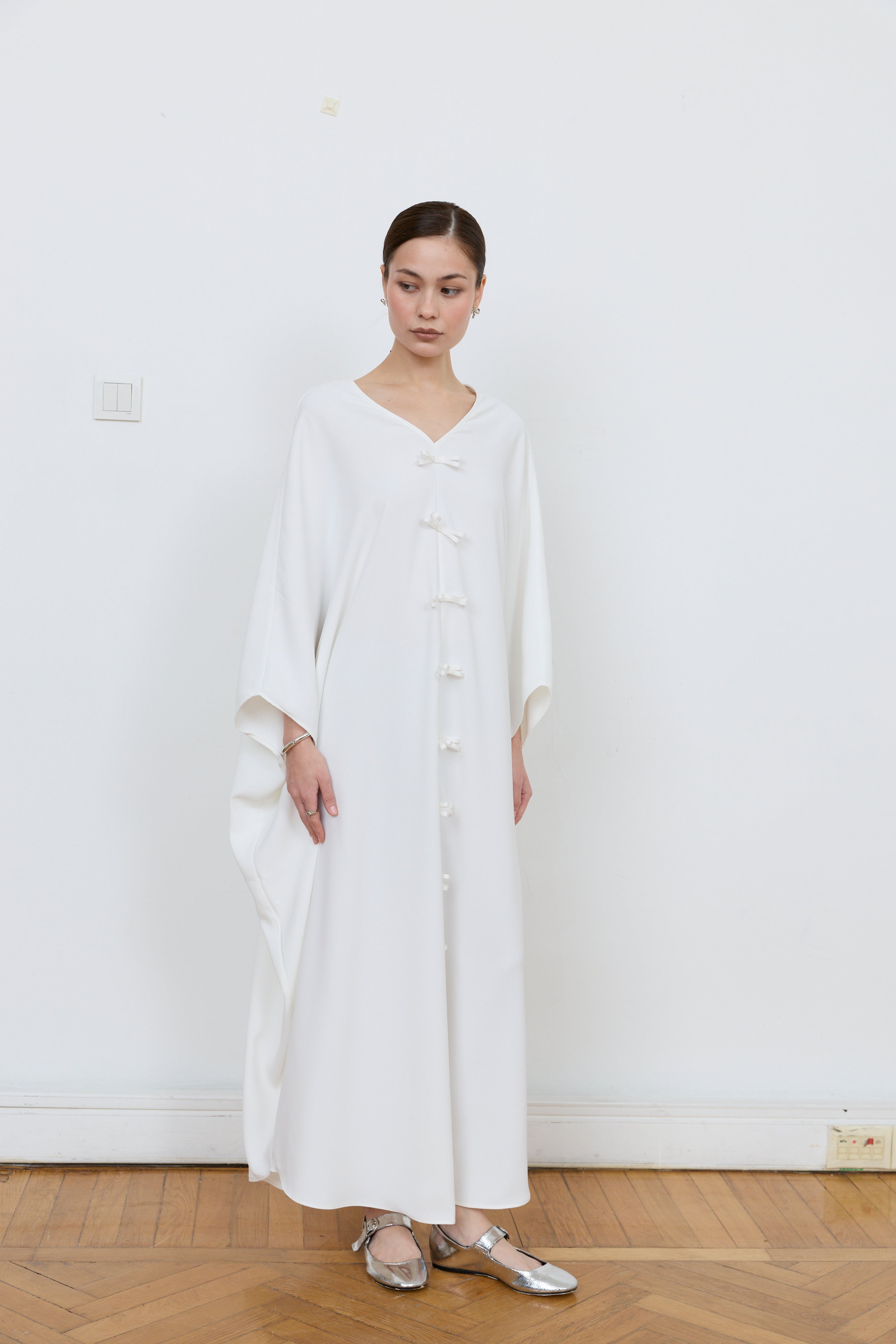 Front bow kaftan