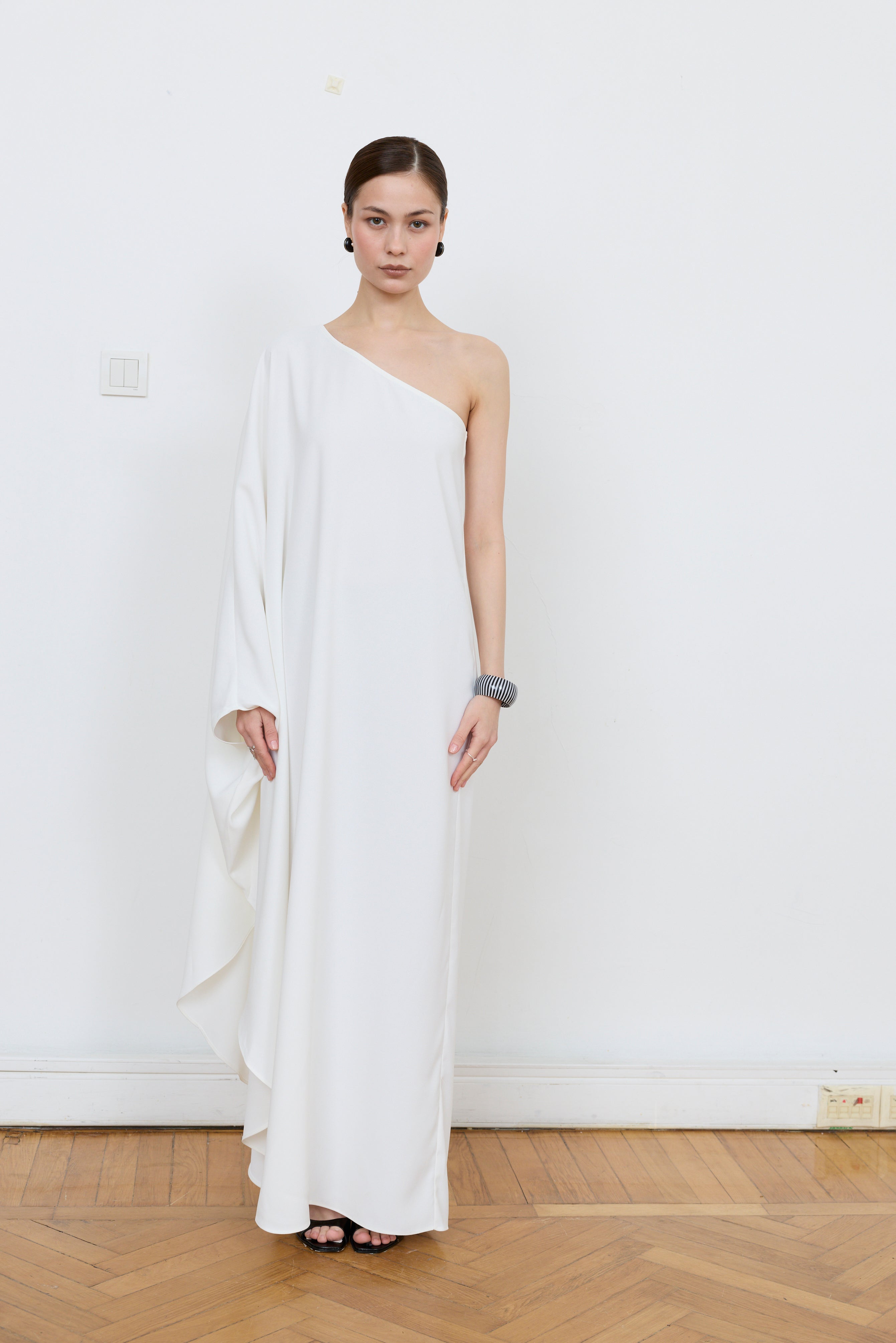 One-shoulder drape dress