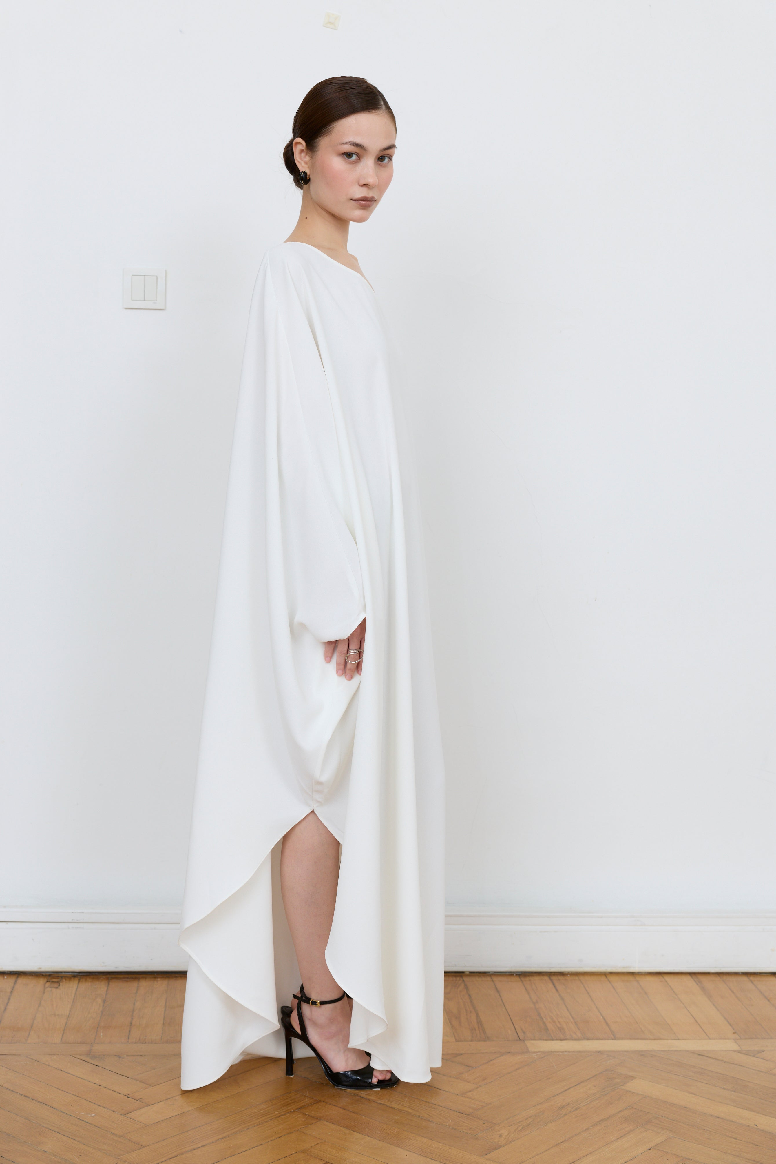 One-shoulder drape dress