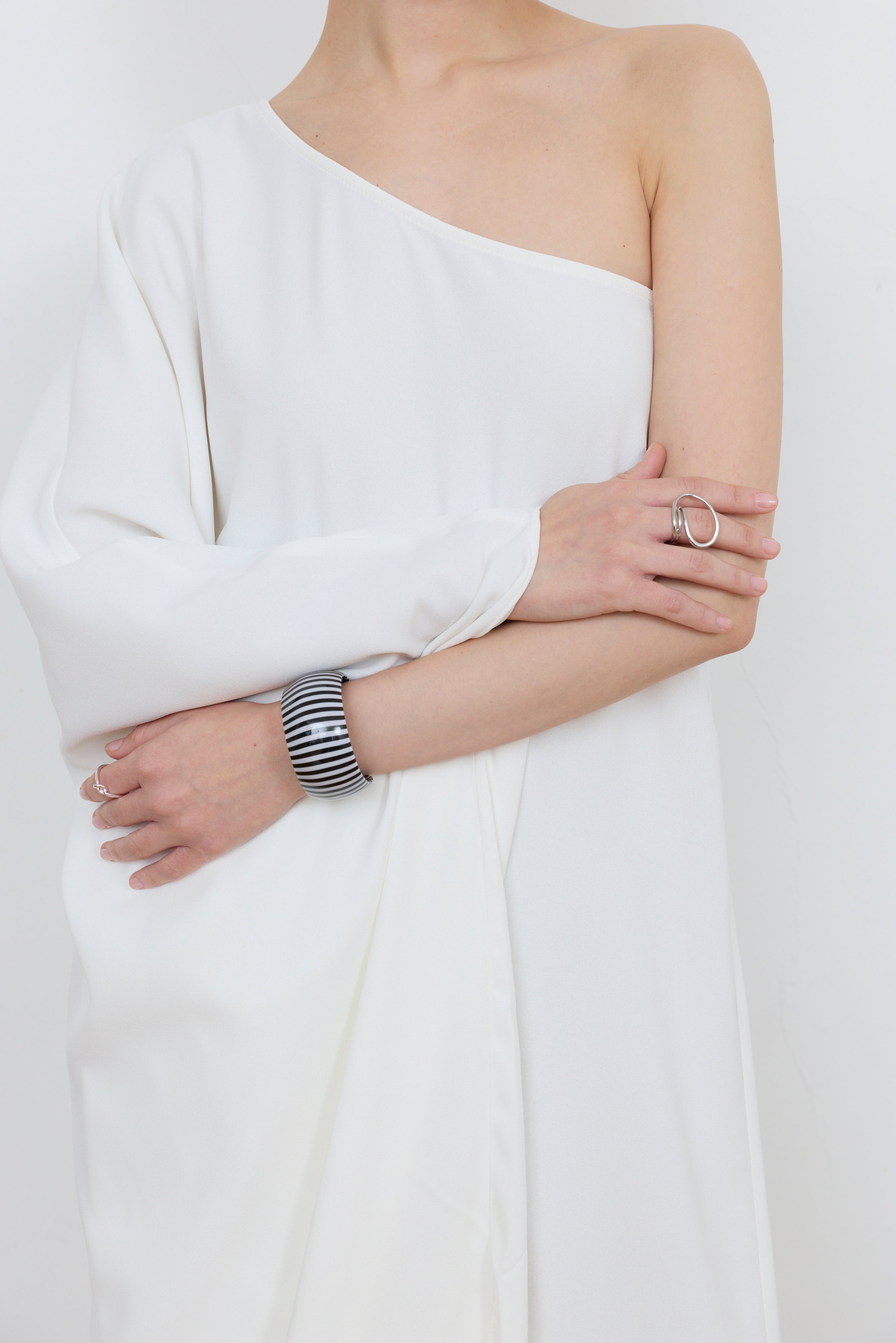 One-shoulder drape dress