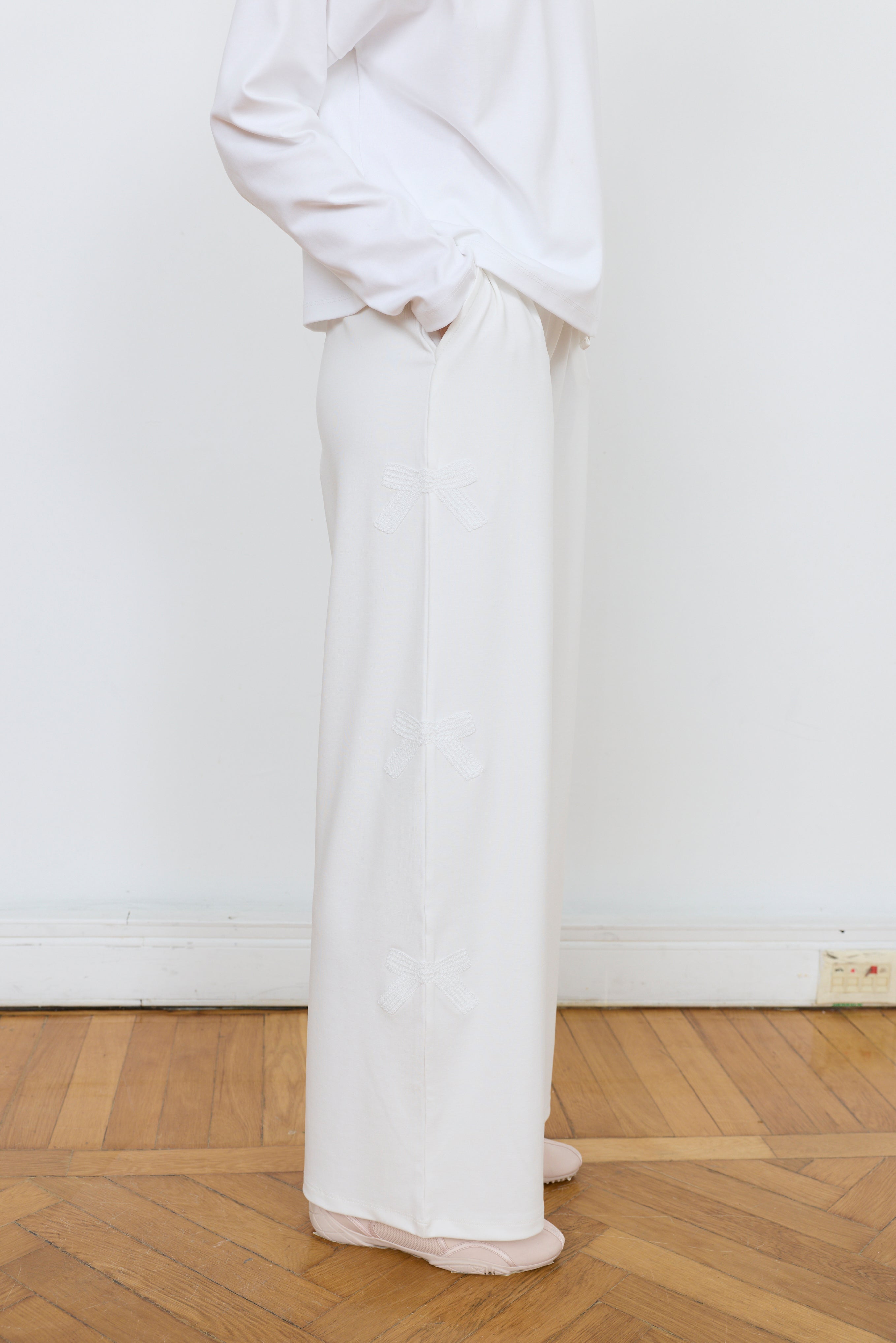 Comfort Wide-Leg Trousers