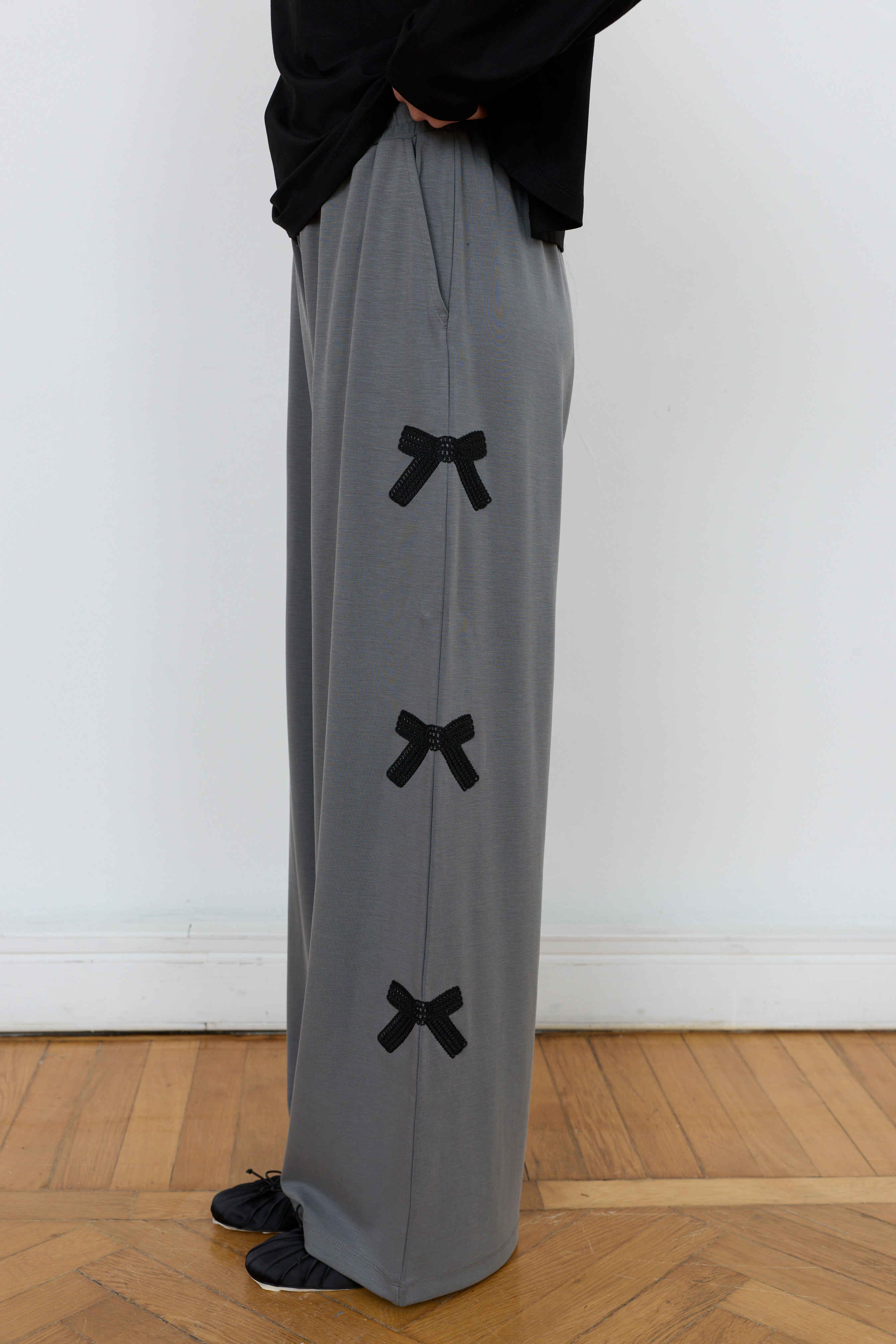 Comfort Wide-Leg Trousers